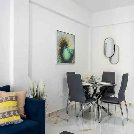 Vibe - 1 Bedroom W Balcony In * ラルナカ