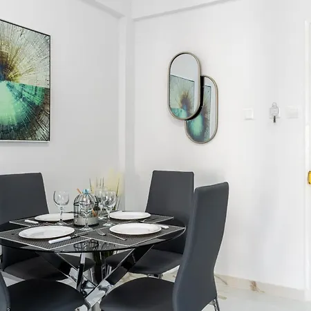 Vibe - 1 Bedroom W Balcony In * Lárnaka