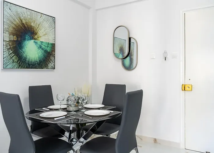 Vibe - 1 Bedroom W Balcony In * Lárnaca