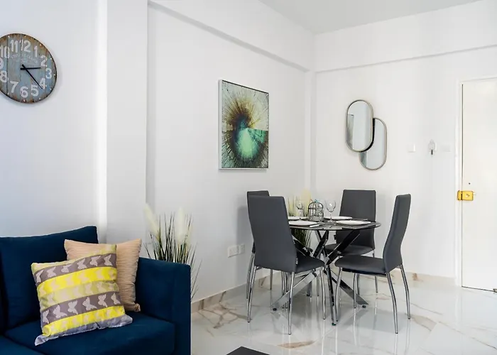 Vibe - 1 Bedroom W Balcony In * Lárnaca